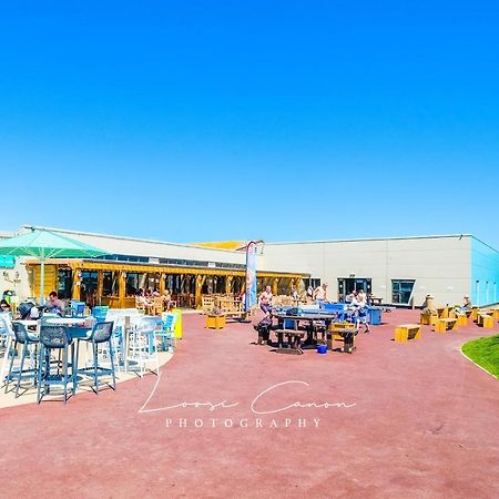 Big Skies Platinum Plus Holiday Home With Wifi, Netflix, Dishwasher, Decking Camber Dış mekan fotoğraf