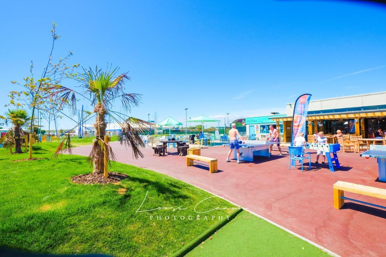 Big Skies Platinum Plus Holiday Home With Wifi, Netflix, Dishwasher, Decking Camber Dış mekan fotoğraf