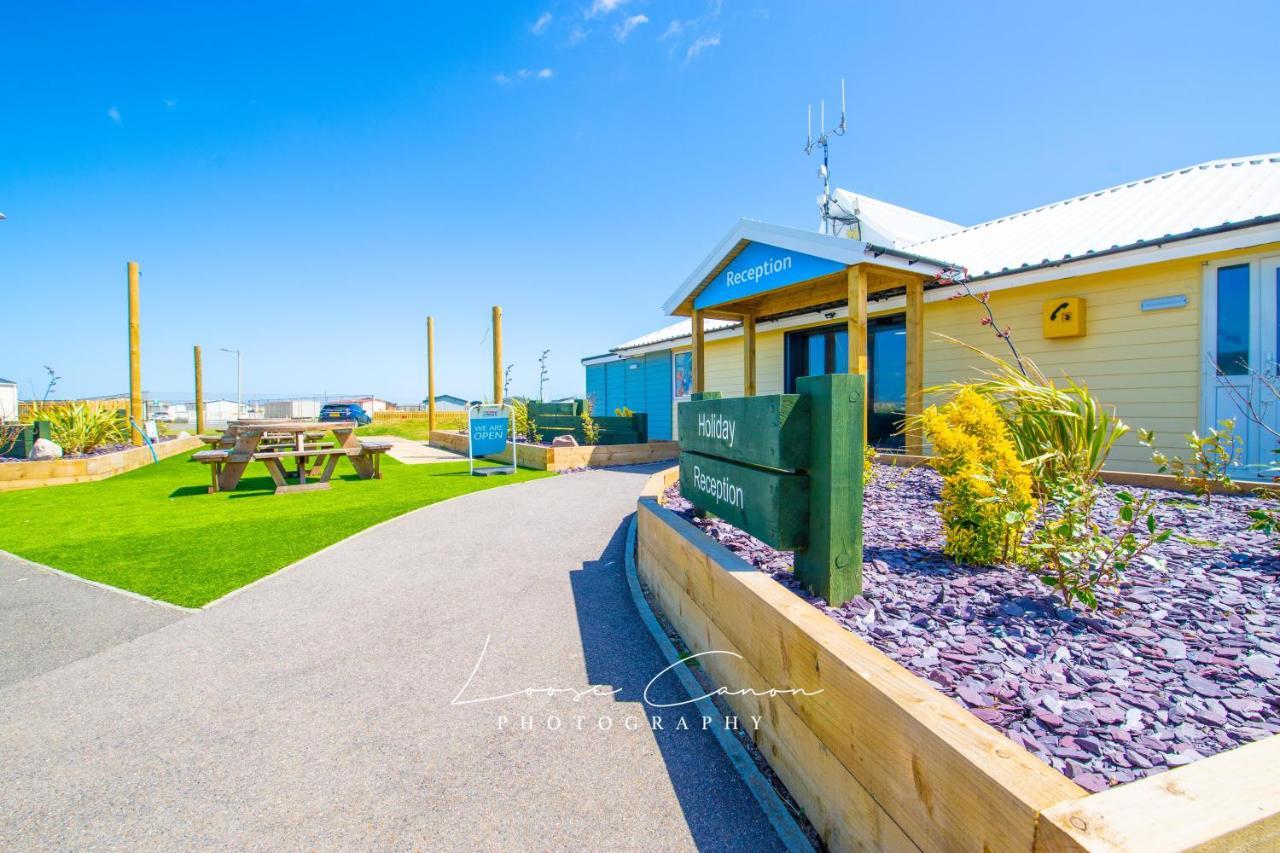 Big Skies Platinum Plus Holiday Home With Wifi, Netflix, Dishwasher, Decking Camber Dış mekan fotoğraf